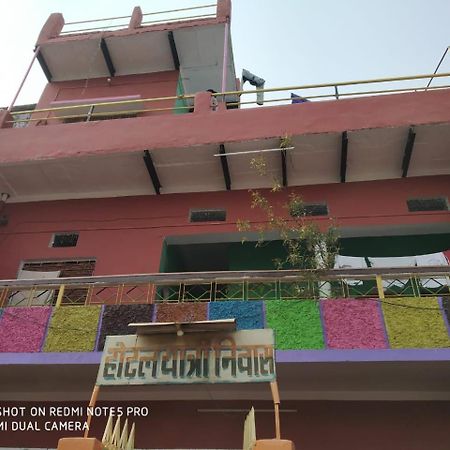 Hotel Yatri Niwas Varanasi Exterior foto