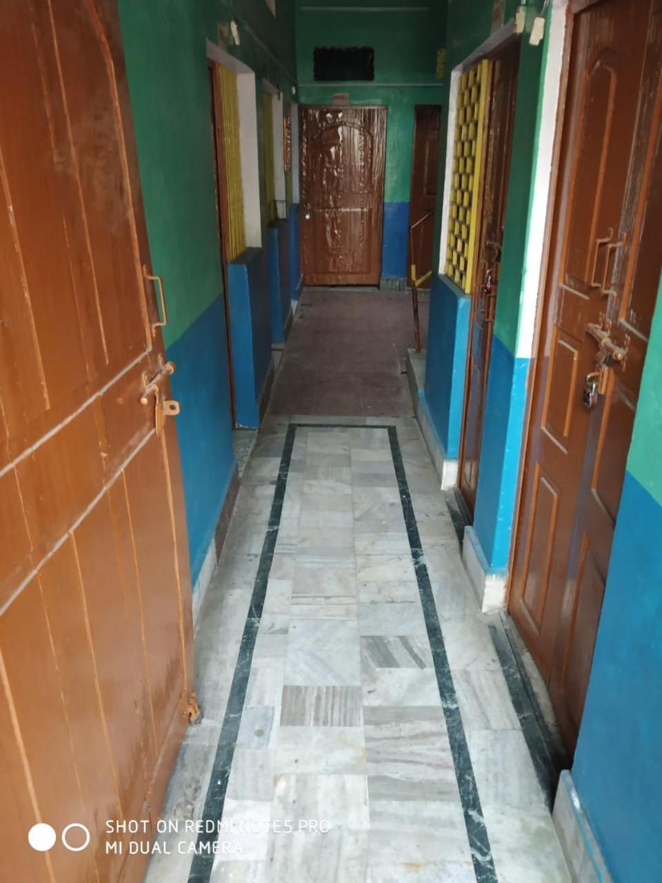 Hotel Yatri Niwas Varanasi Exterior foto
