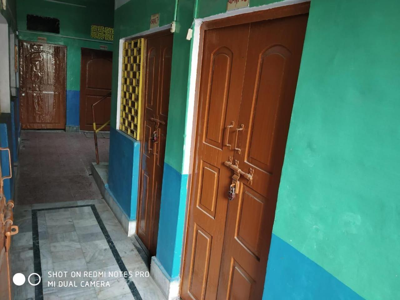 Hotel Yatri Niwas Varanasi Exterior foto