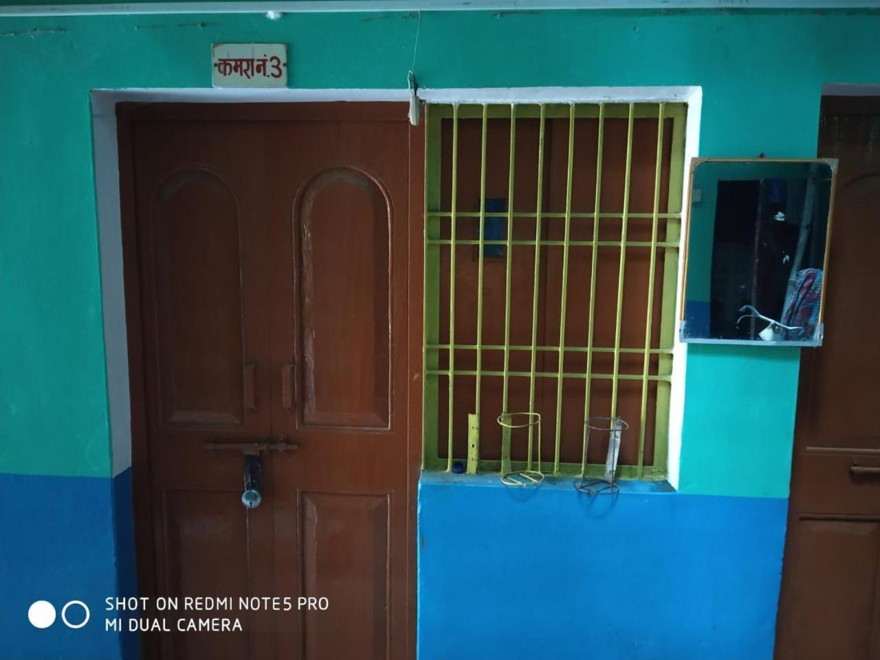 Hotel Yatri Niwas Varanasi Exterior foto